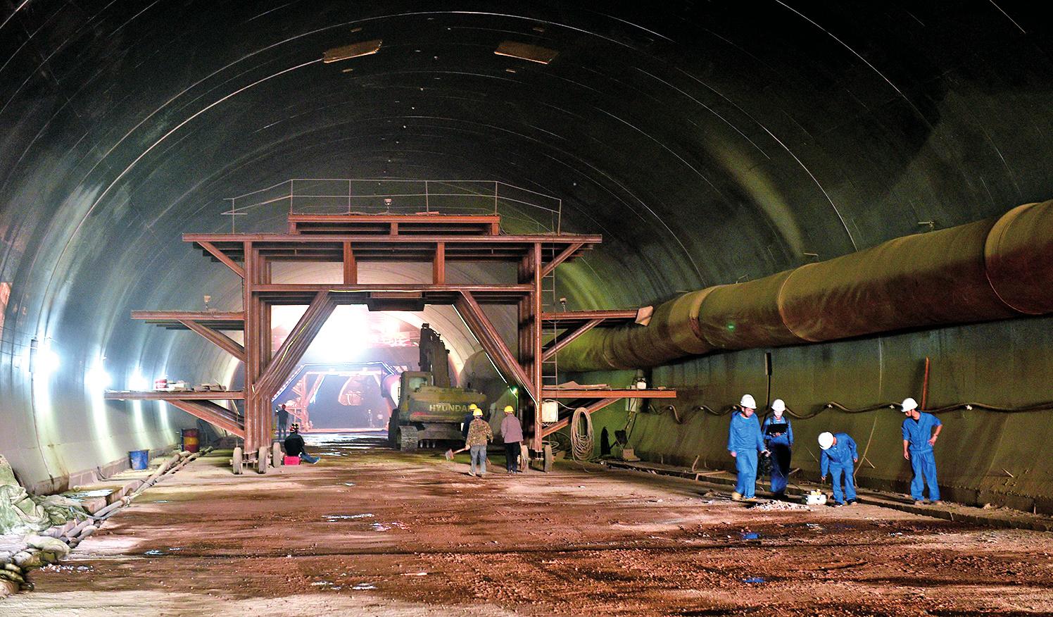 重慶萬縣至梁平高速公路E2合同段隧道建設工程